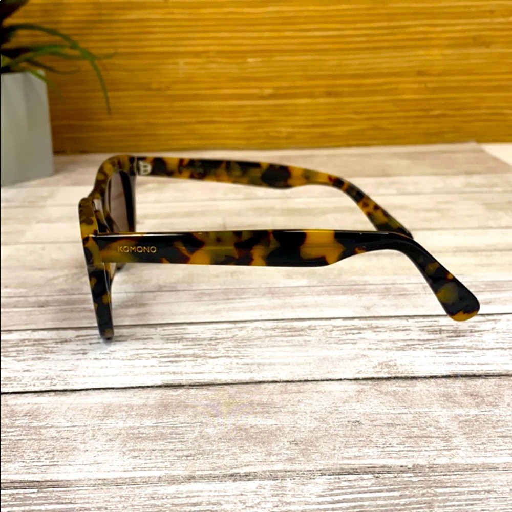 New Men’s KOMONO Brown Tan tortoise Sunglasses rectangular - Picture 11 of 15